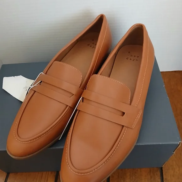 A New Day Brand New Brown Loafers Size 8W - Picture 7 of 8